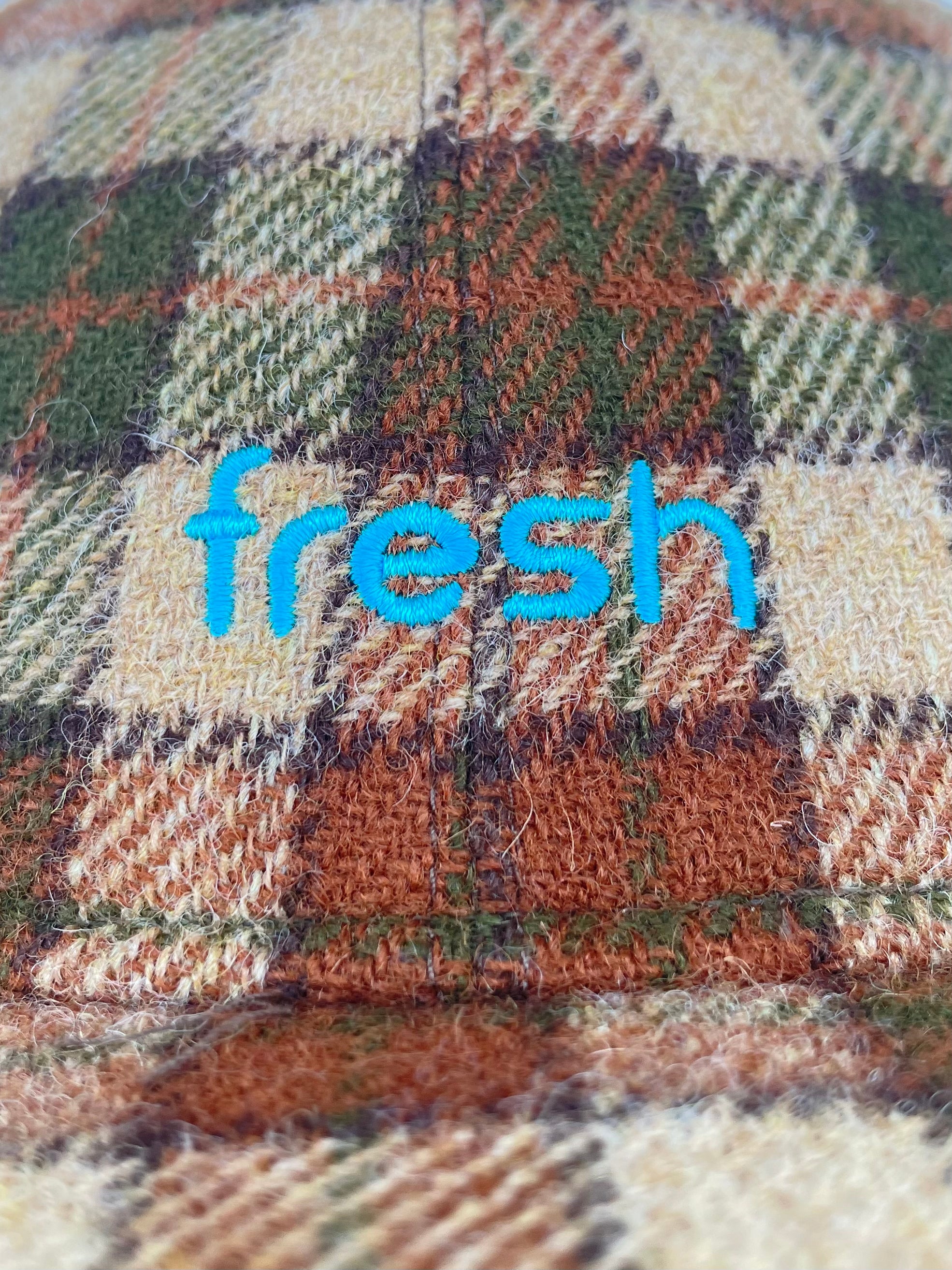 FRESH Casquette en Laine Shetland Tartan Marron 